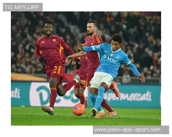 万名那不勒斯球迷现场助威罗马警方面临巨大安保压力 万名那不勒斯球迷现场助威罗马警方面临巨大安保压力